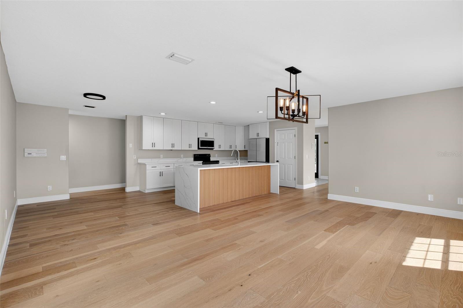 Image 16 of 60 For 1002 Oakdale Street