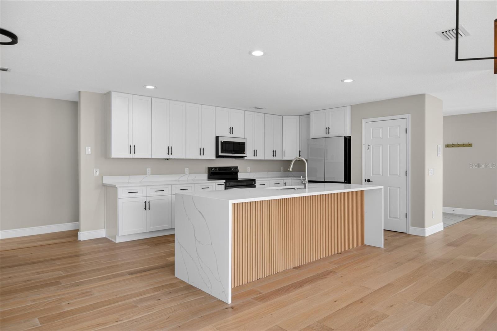 Image 17 of 60 For 1002 Oakdale Street