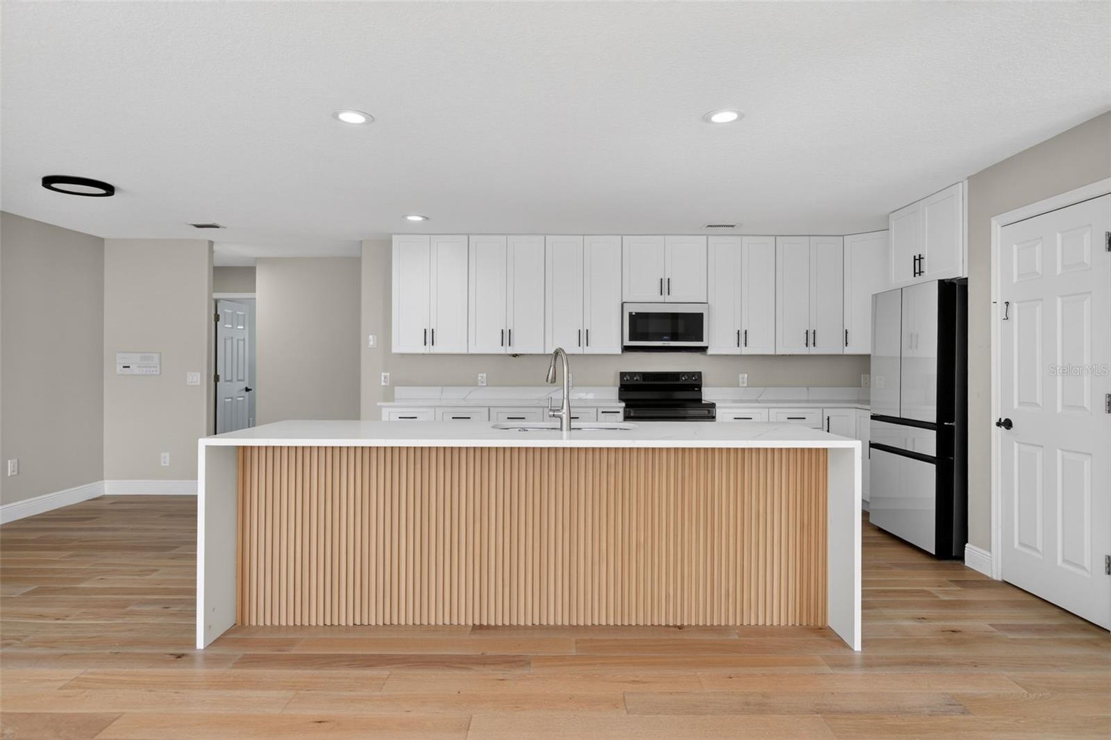 Image 21 of 60 For 1002 Oakdale Street