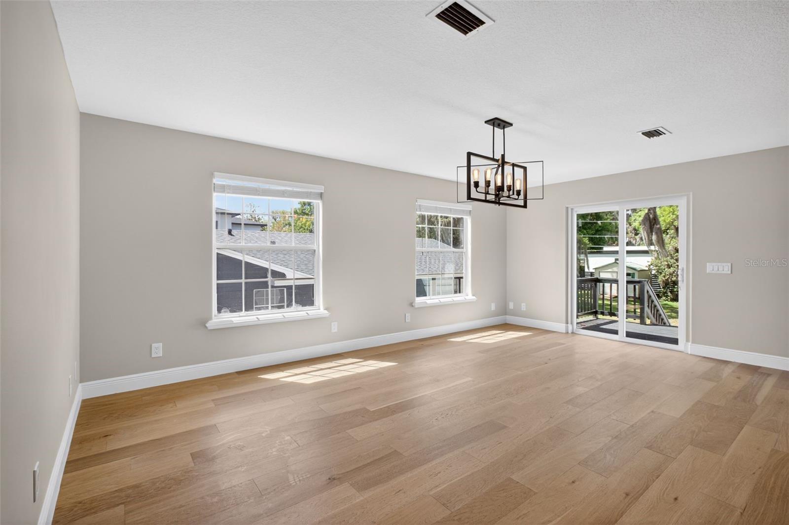 Image 25 of 60 For 1002 Oakdale Street