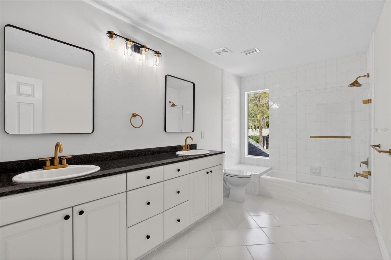 Image 33 of 60 For 1002 Oakdale Street