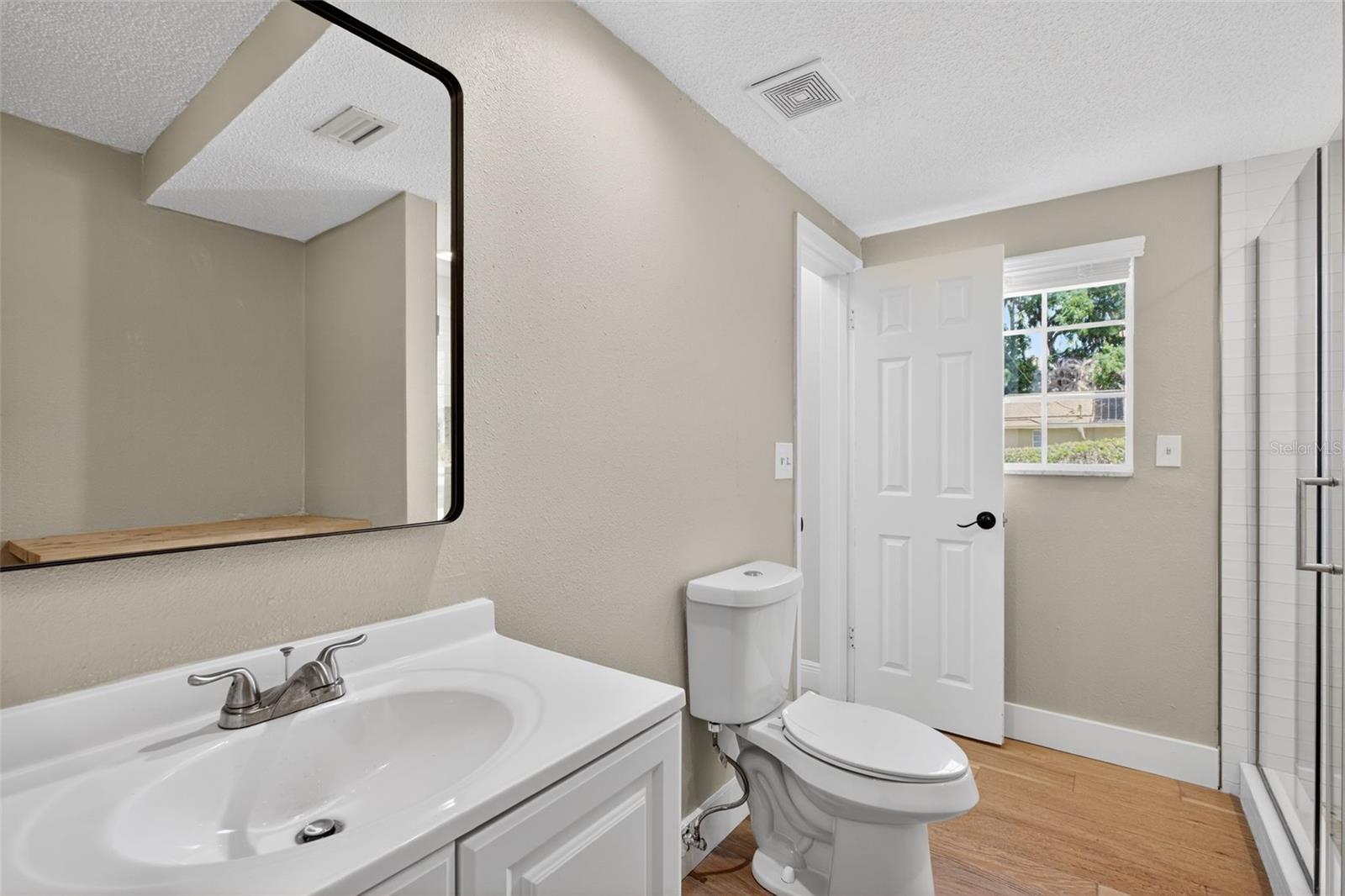 Image 52 of 60 For 1002 Oakdale Street