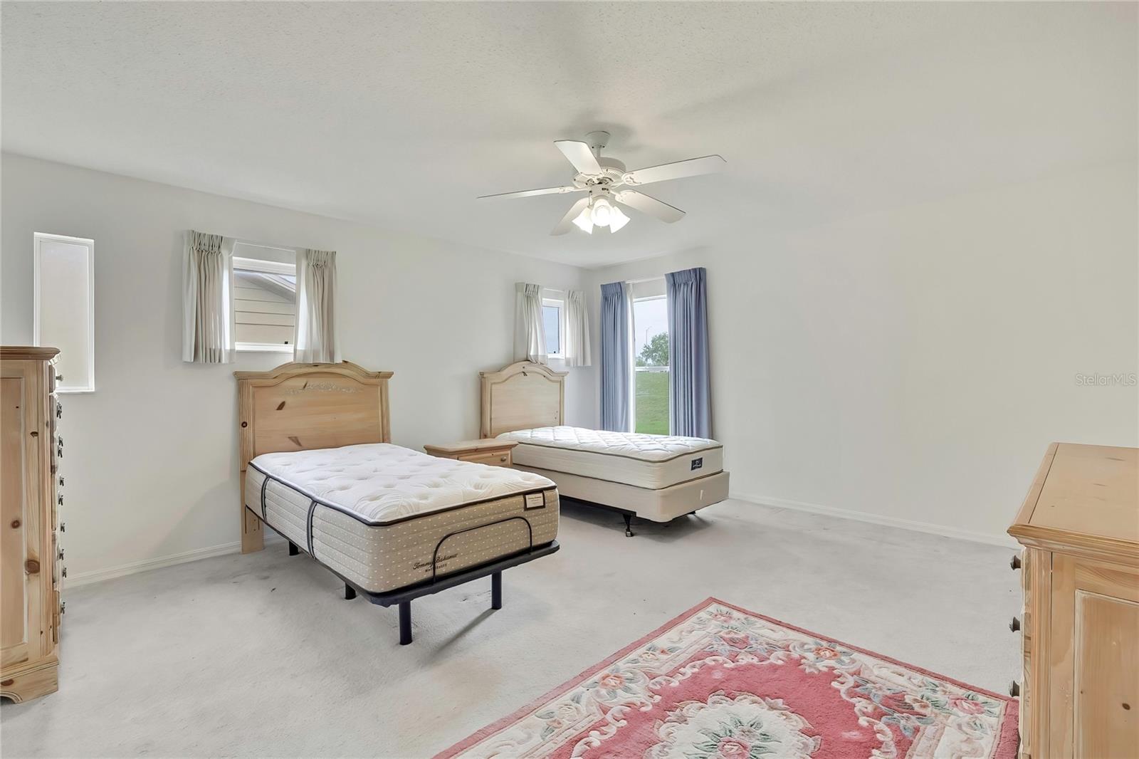 Image 32 of 55 For 11203 Sun Tree Road