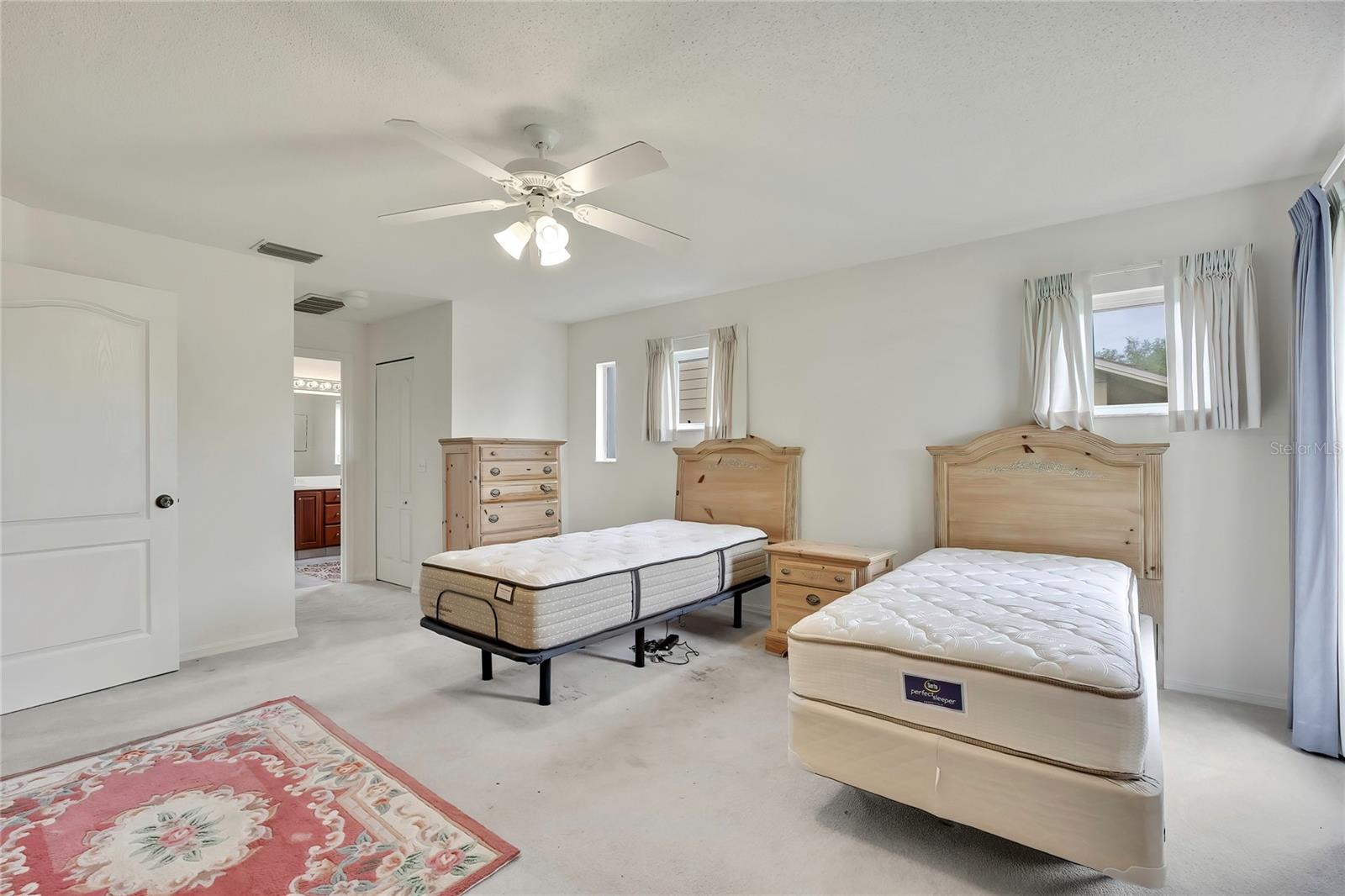 Image 33 of 55 For 11203 Sun Tree Road