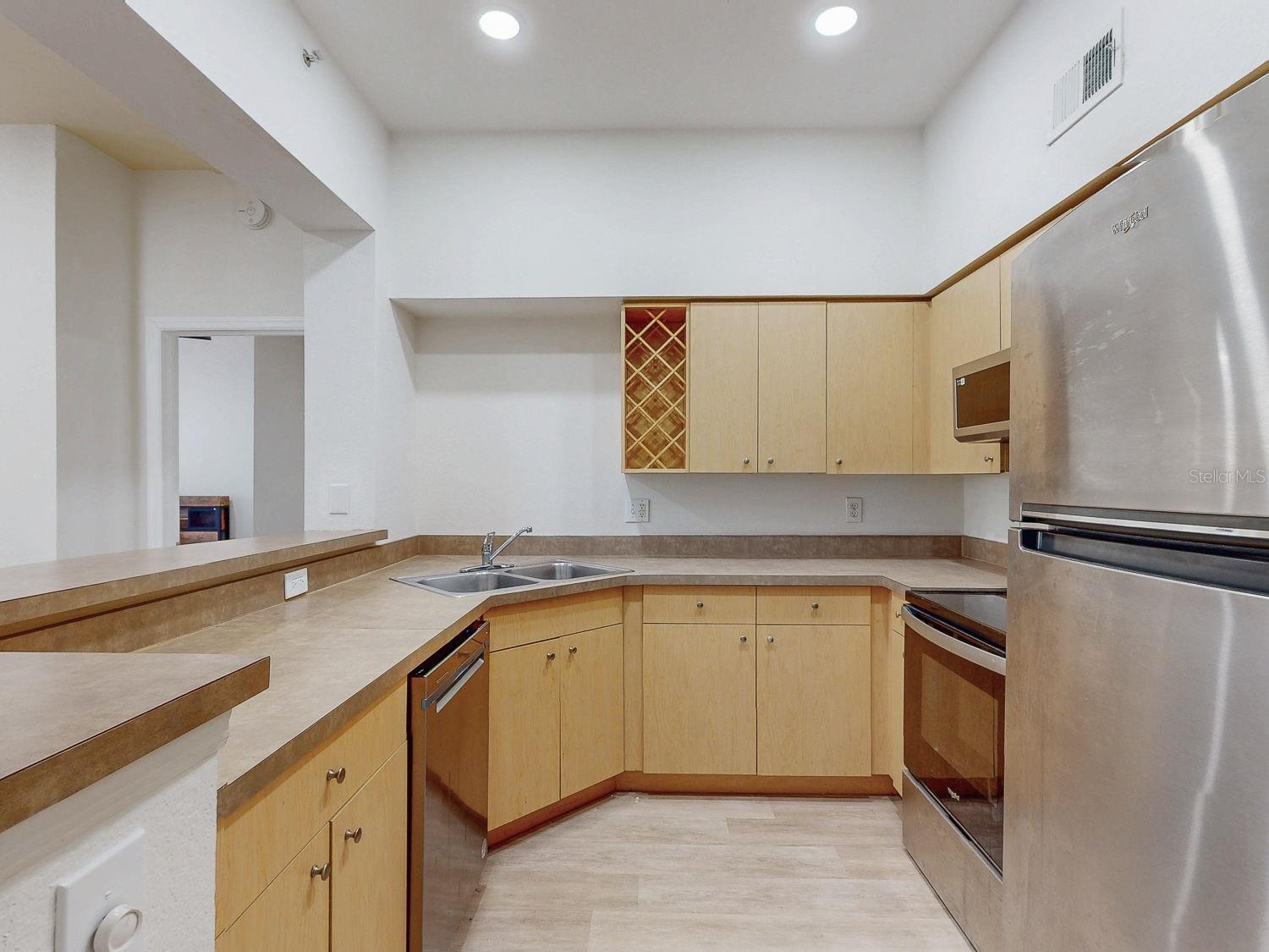 Image 38 of 74 For 200 4th Avenue S 229