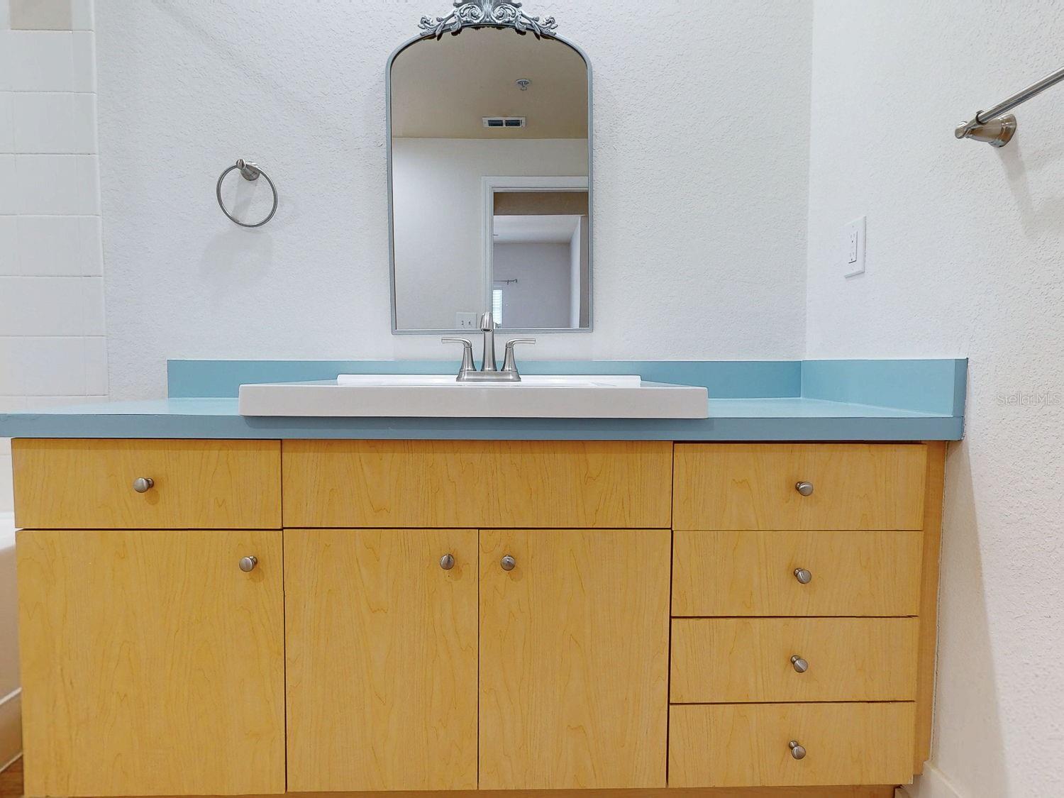 Image 54 of 74 For 200 4th Avenue S 229