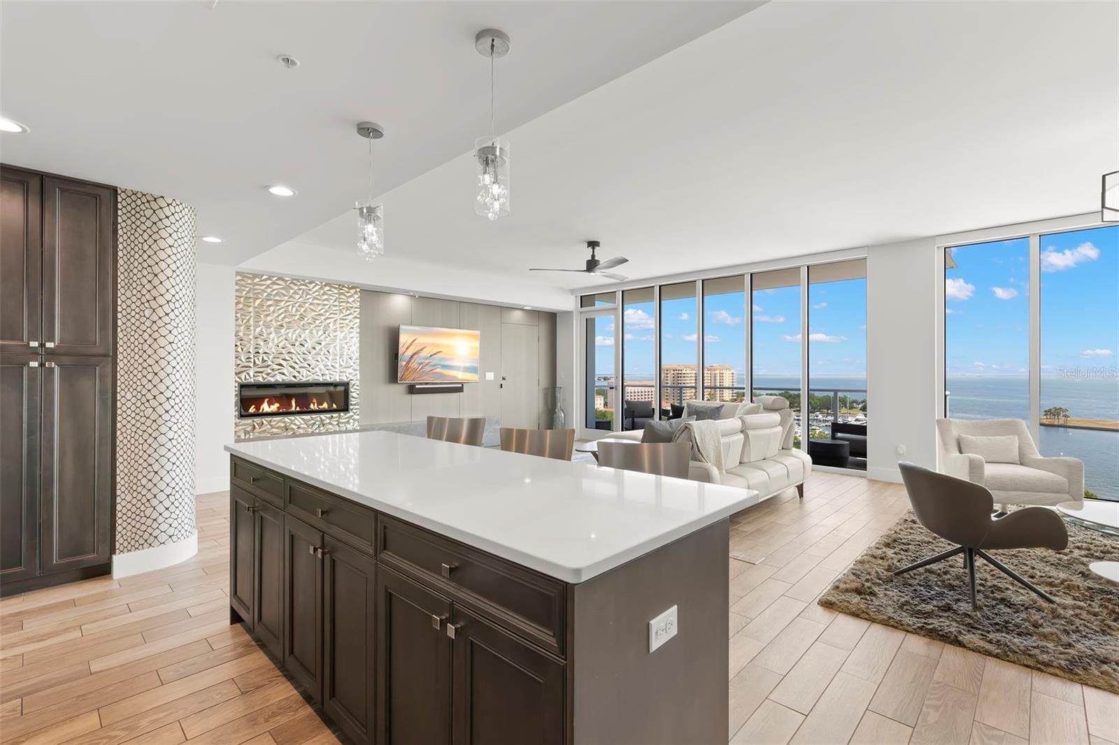 Image 6 of 65 For 176 4th Avenue Ne 1102