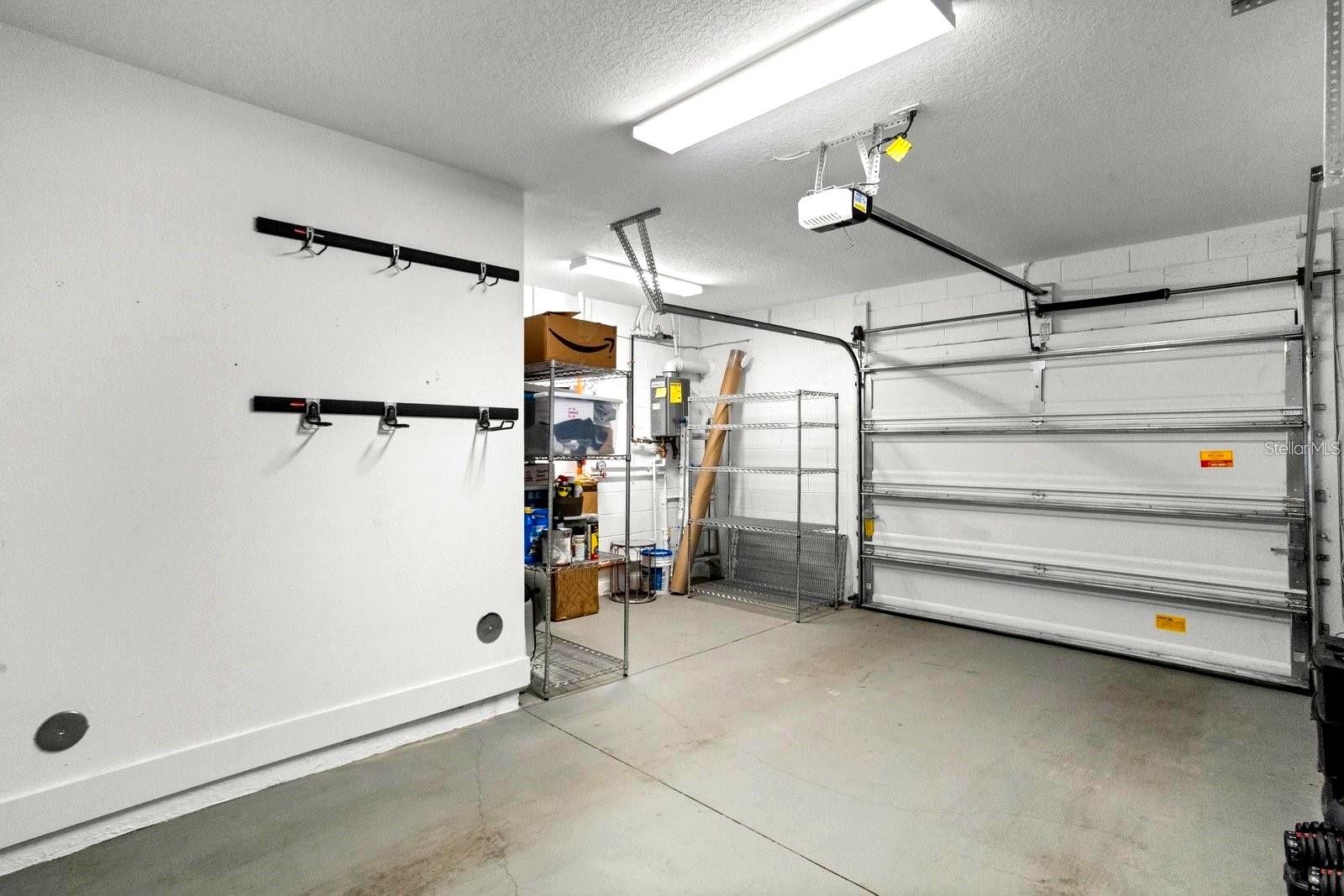 Image 22 of 23 For 915 Arlington Avenue N