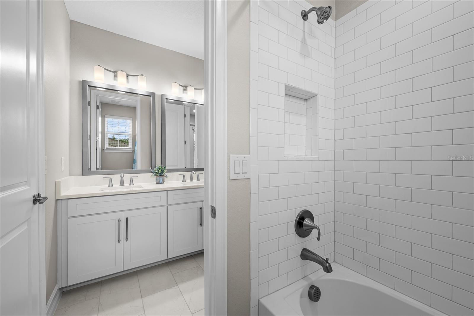 Image 32 of 50 For 6009 Marsh Trail Drive