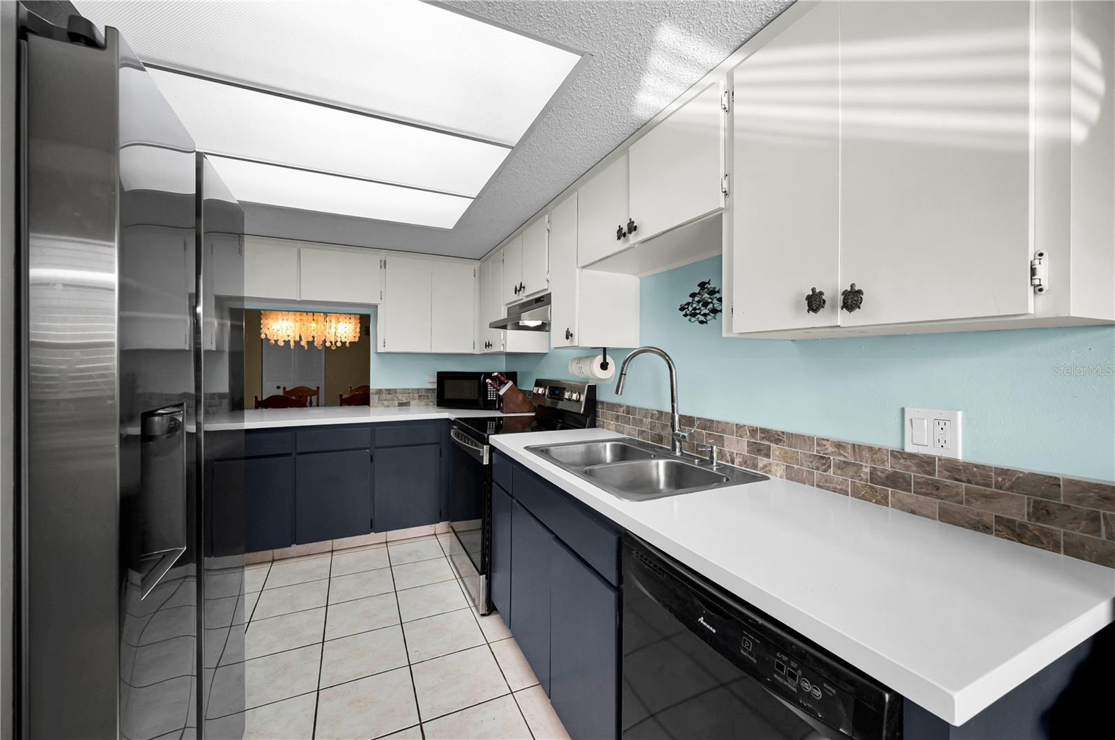 Image 30 of 71 For 18325 Gulf Boulevard 308