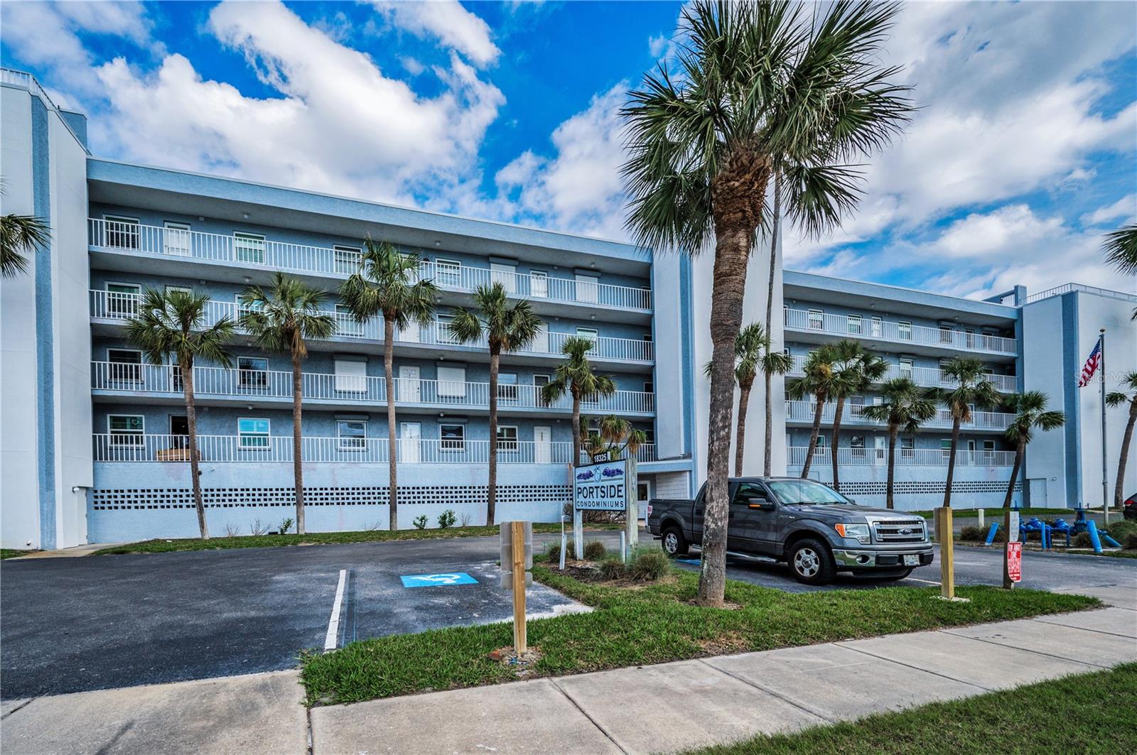 Image 4 of 71 For 18325 Gulf Boulevard 308