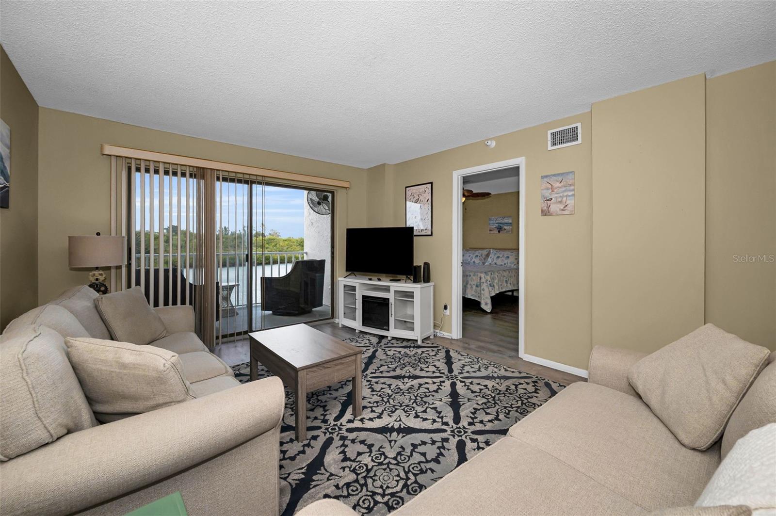 Image 42 of 71 For 18325 Gulf Boulevard 308