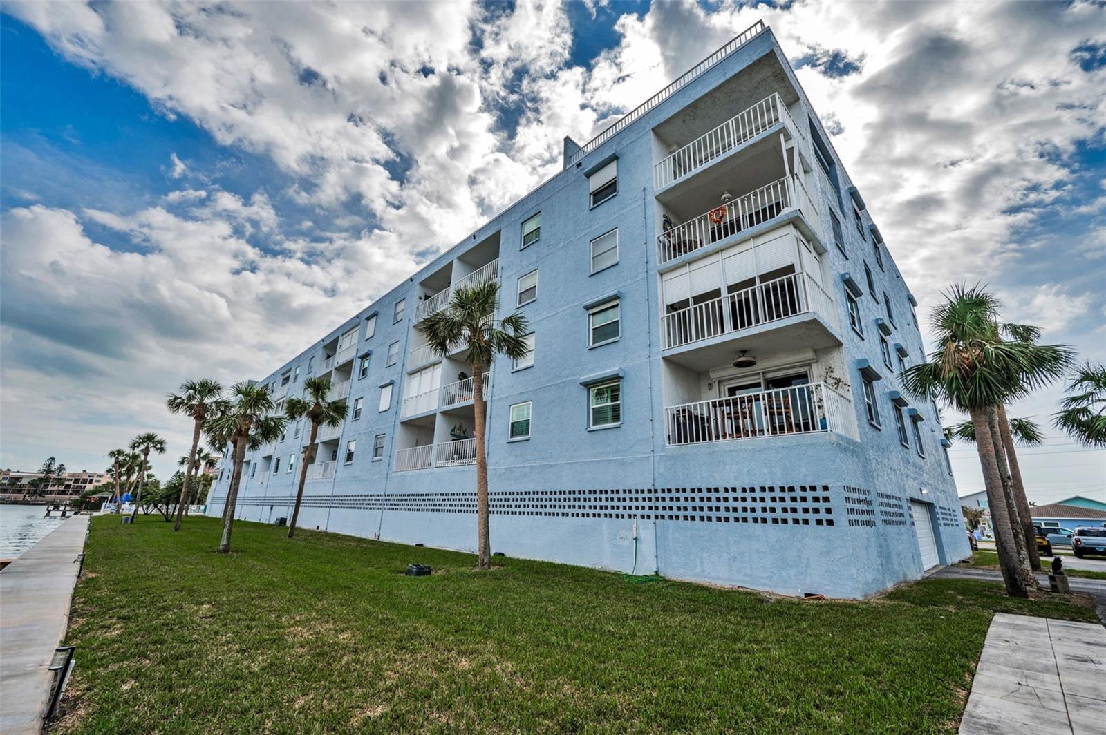 Image 65 of 71 For 18325 Gulf Boulevard 308