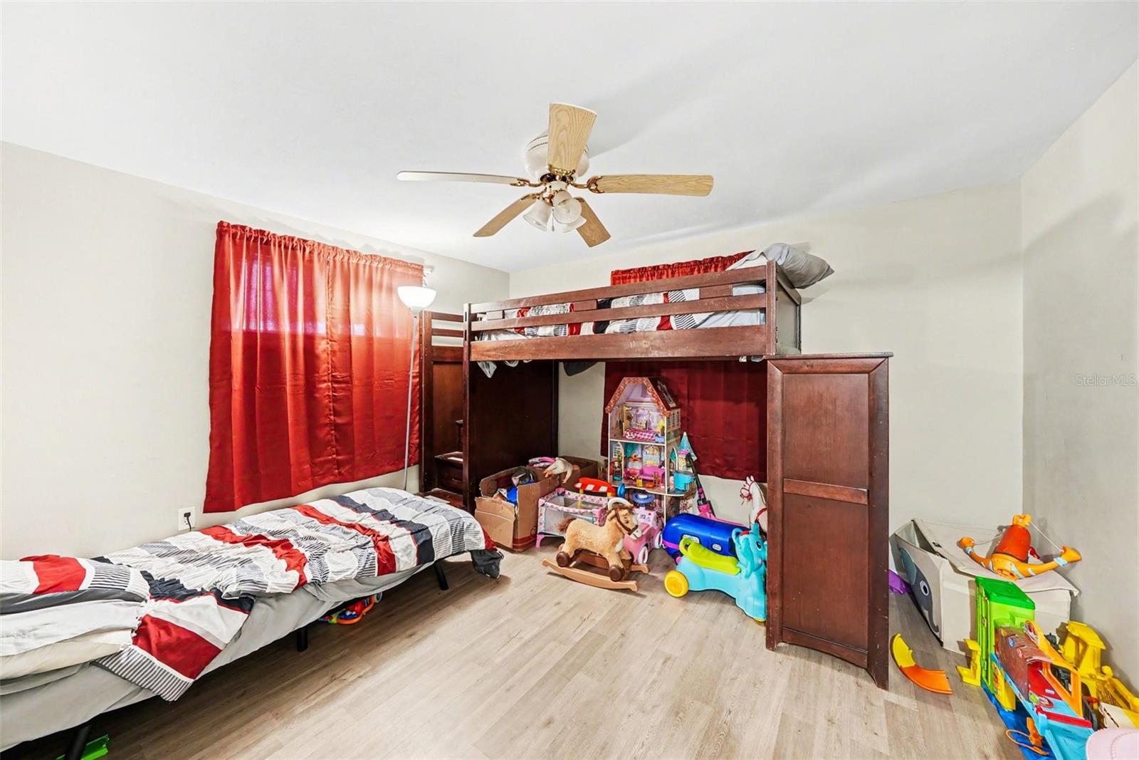 Image 13 of 19 For 2927 Finch Drive