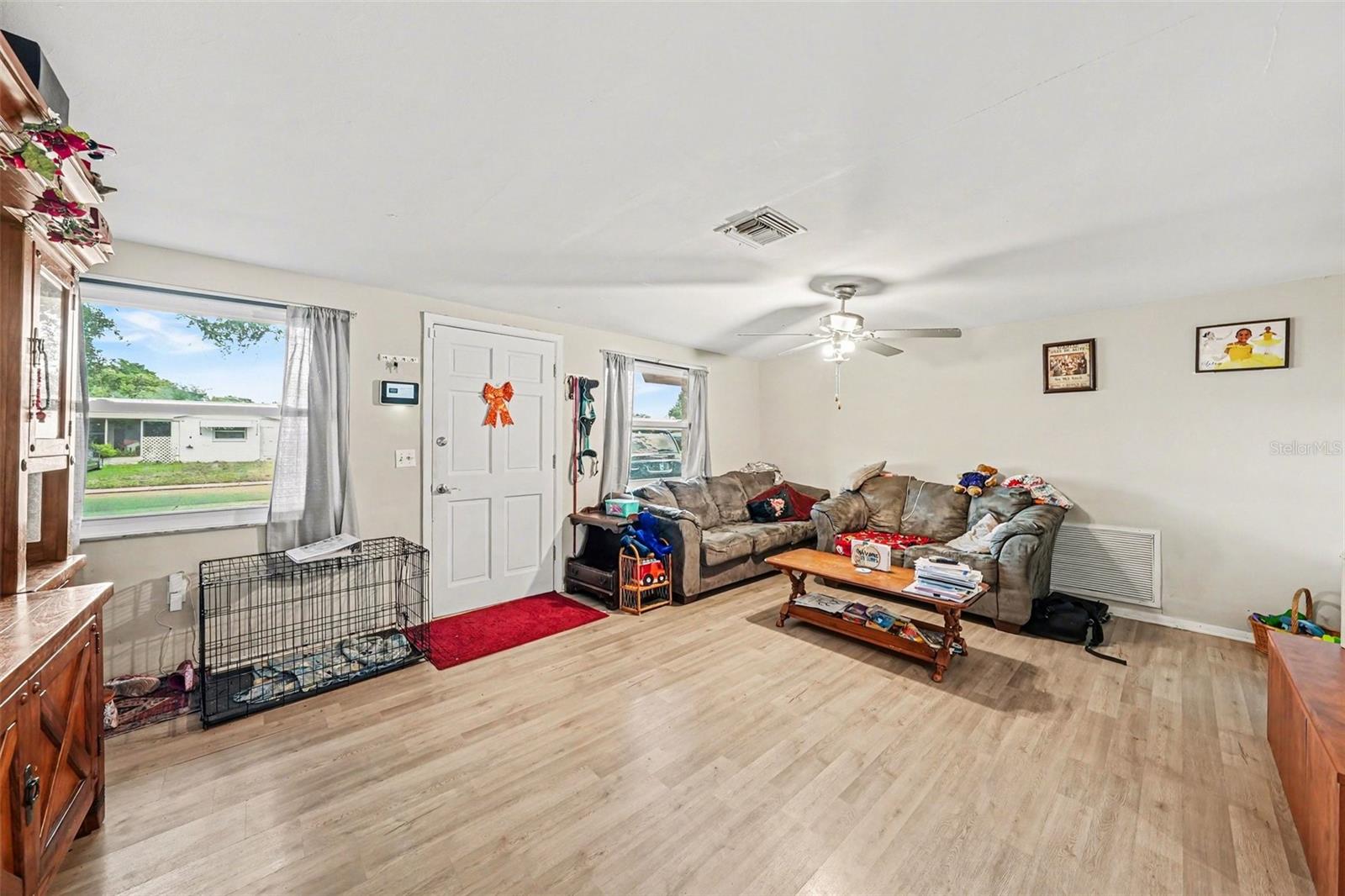 Image 5 of 19 For 2927 Finch Drive