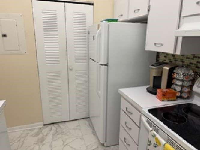 Image 15 of 22 For 3301 Crystal Court E O