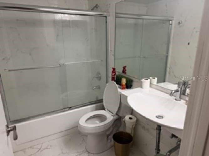 Image 17 of 22 For 3301 Crystal Court E O