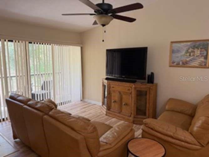 Image 8 of 22 For 3301 Crystal Court E O