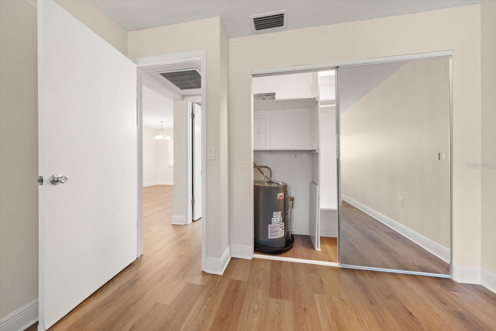 Image 16 of 19 For 1975 Bay Drive 115