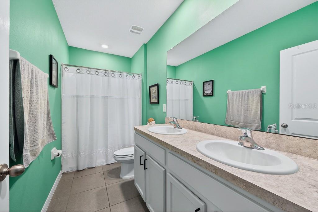 Image 19 of 45 For 2914 Suncoast Blend Drive