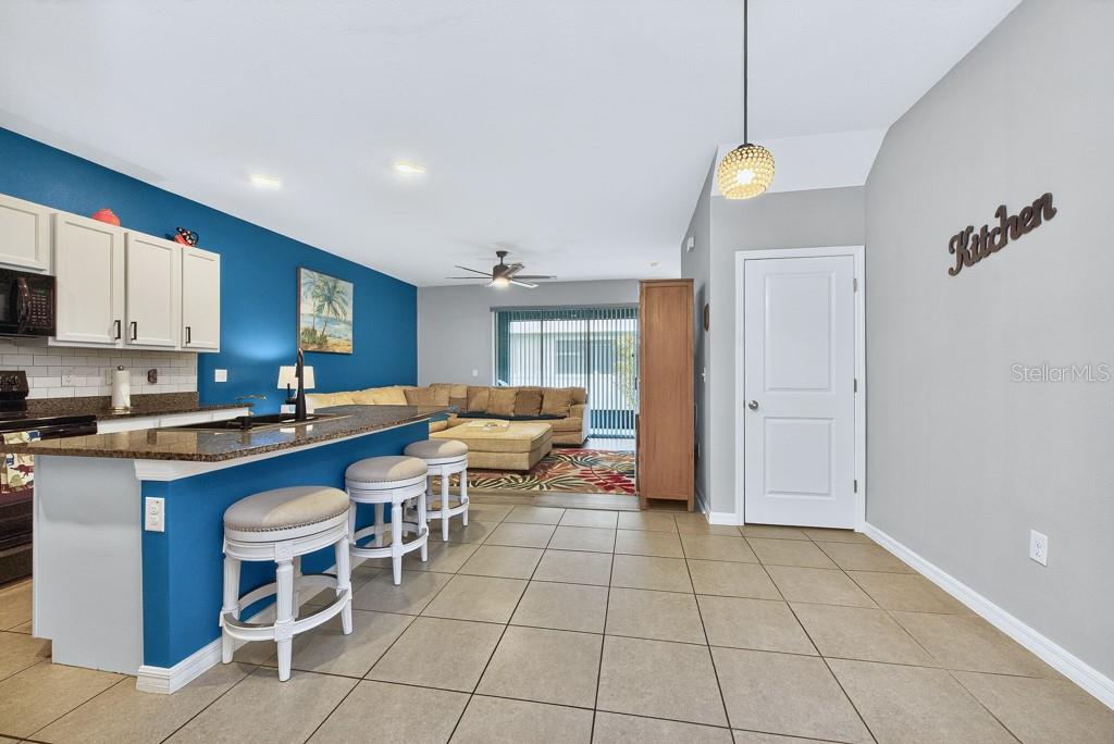 Image 4 of 45 For 2914 Suncoast Blend Drive