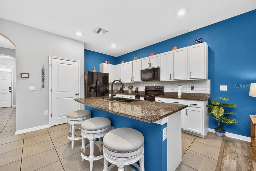 Image 7 of 45 For 2914 Suncoast Blend Drive