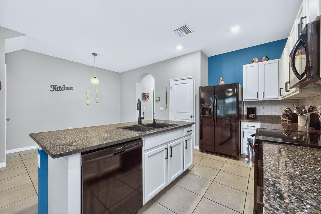 Image 9 of 45 For 2914 Suncoast Blend Drive