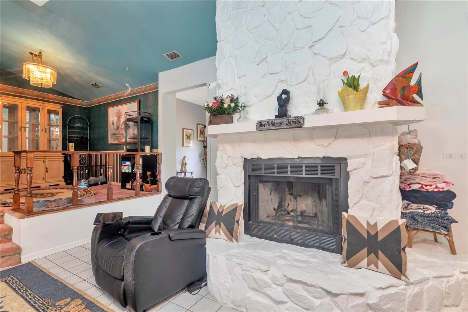 Image 12 of 42 For 220 Normandy Circle W