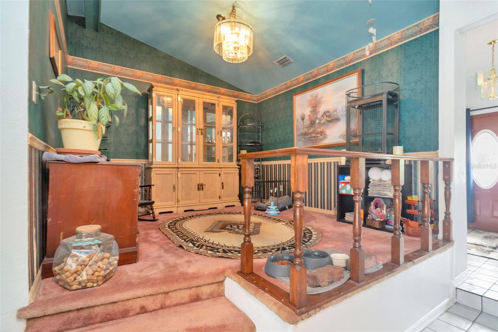 Image 14 of 42 For 220 Normandy Circle W