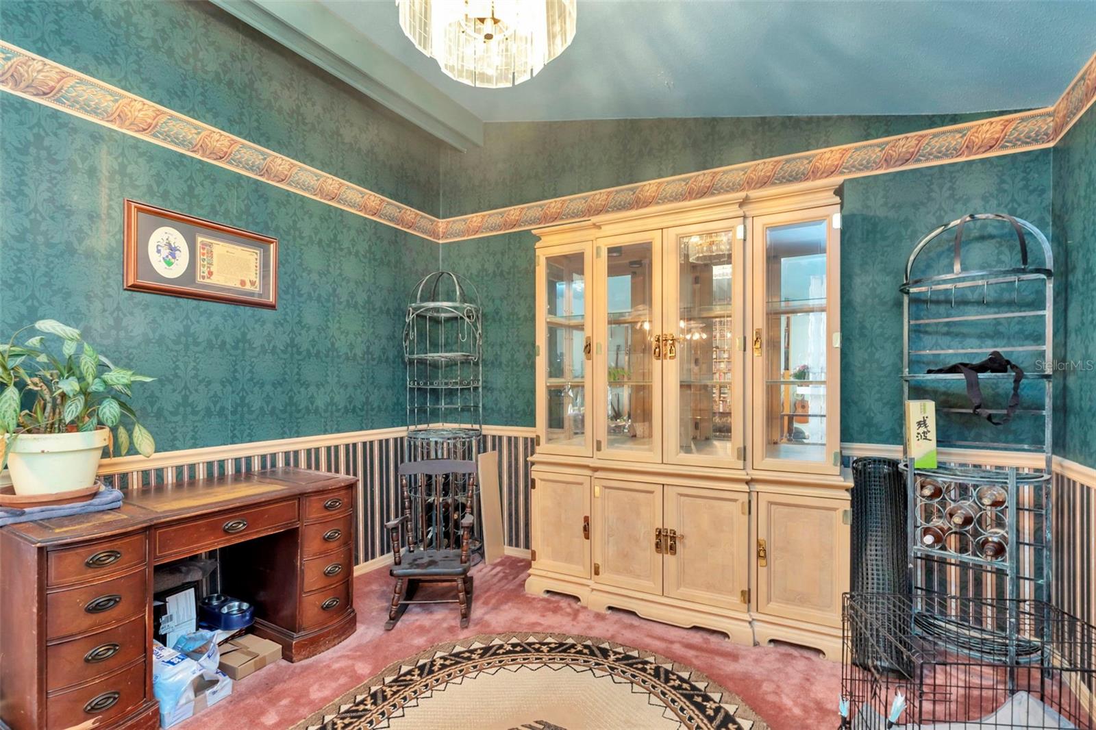 Image 18 of 42 For 220 Normandy Circle W