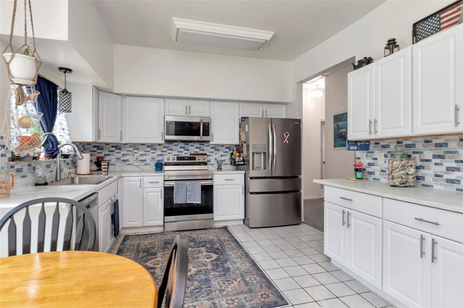 Image 6 of 42 For 220 Normandy Circle W