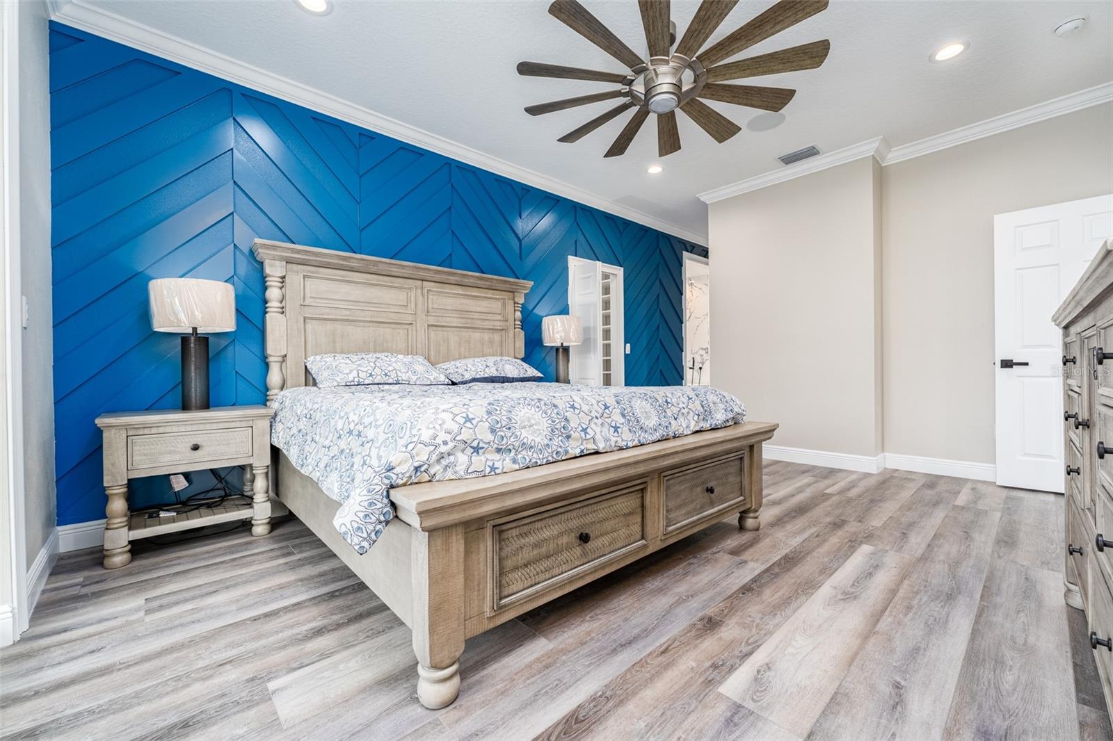 Image 17 of 89 For 8717 Driftwood Drive