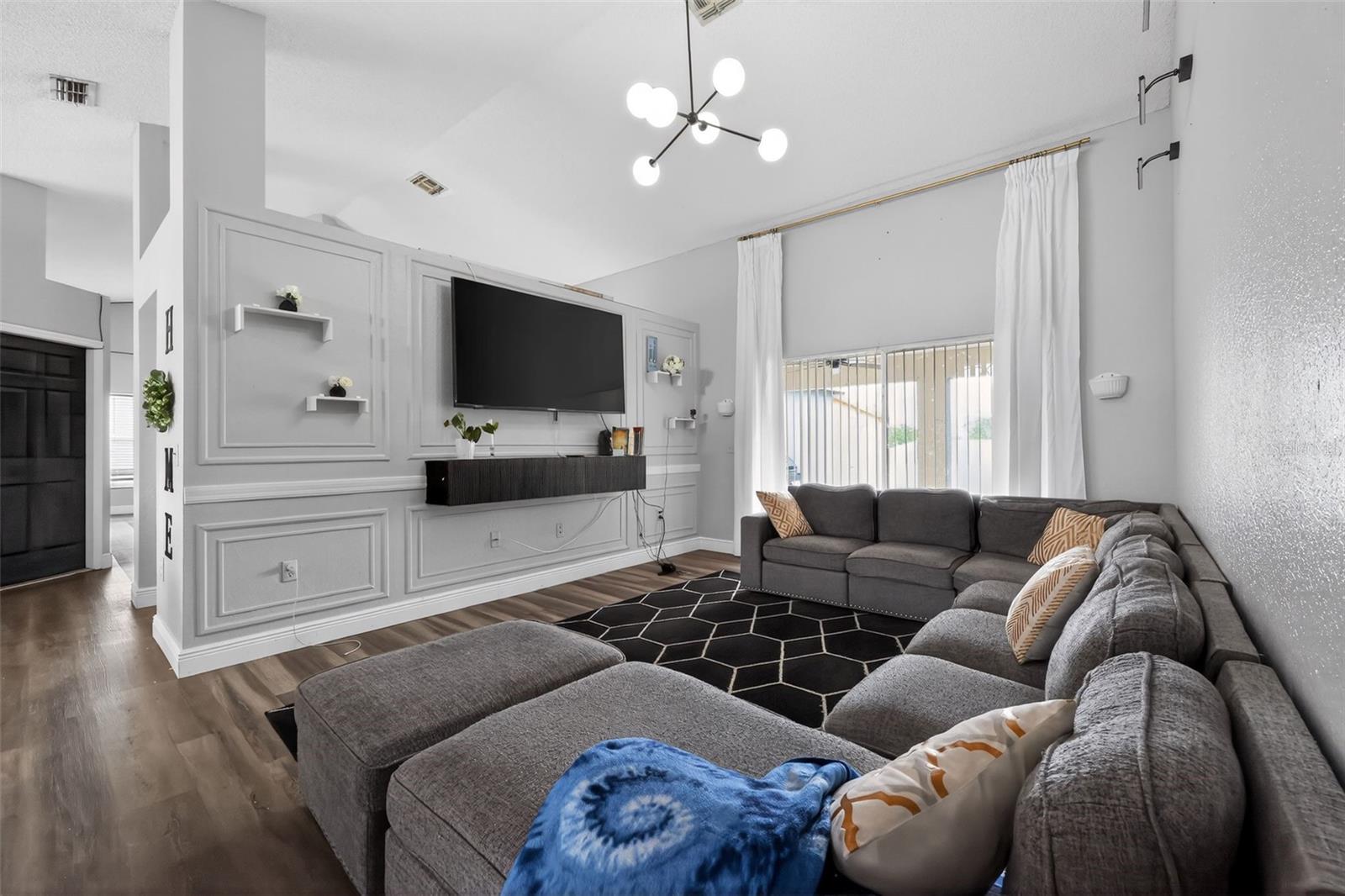 Image 3 of 26 For 7938 Ashley Pointe Drive