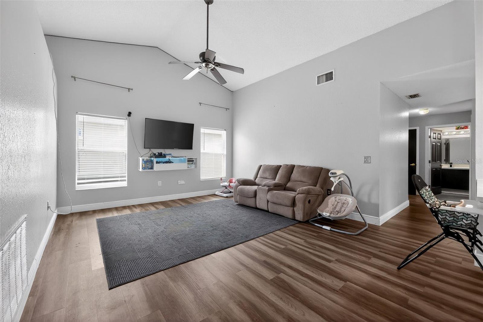 Image 6 of 26 For 7938 Ashley Pointe Drive