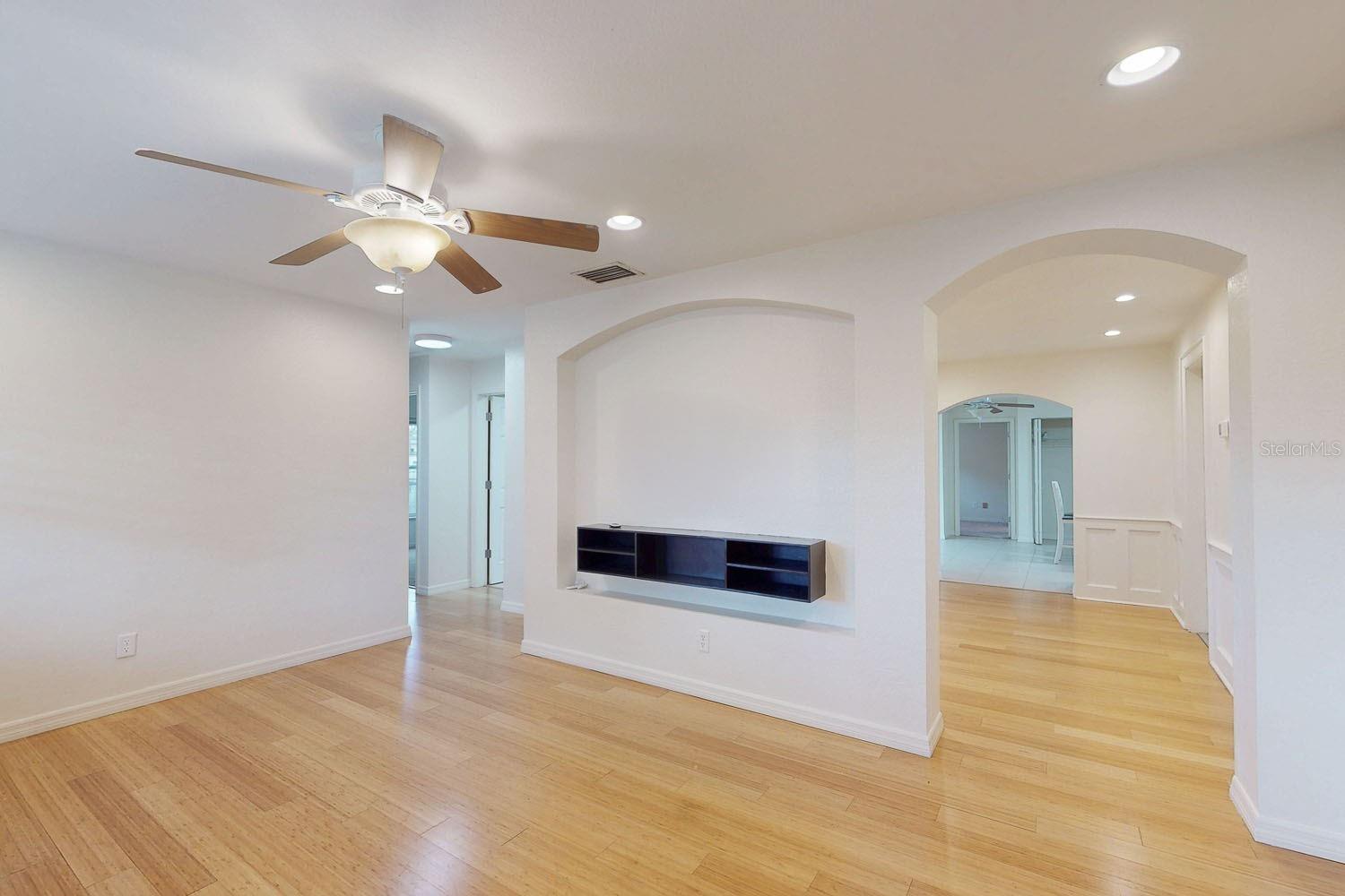 Image 16 of 81 For 6642 27th Street N