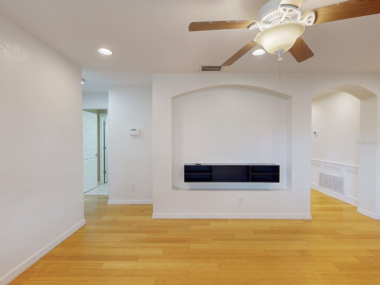 Image 17 of 81 For 6642 27th Street N