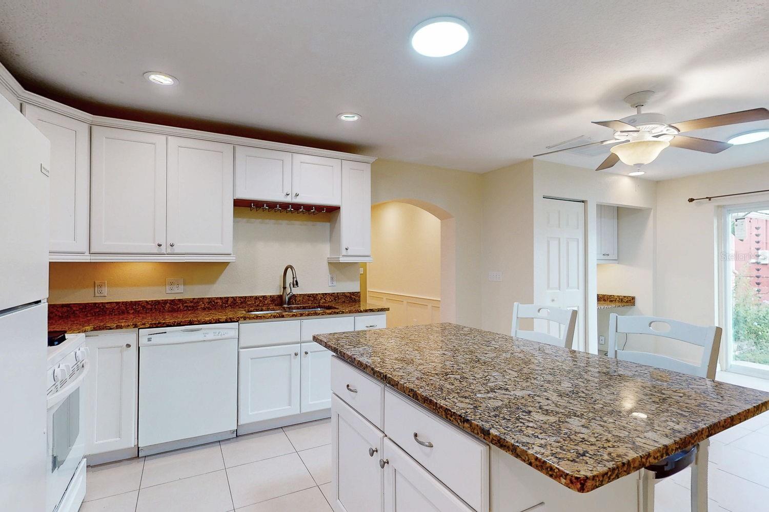 Image 26 of 81 For 6642 27th Street N