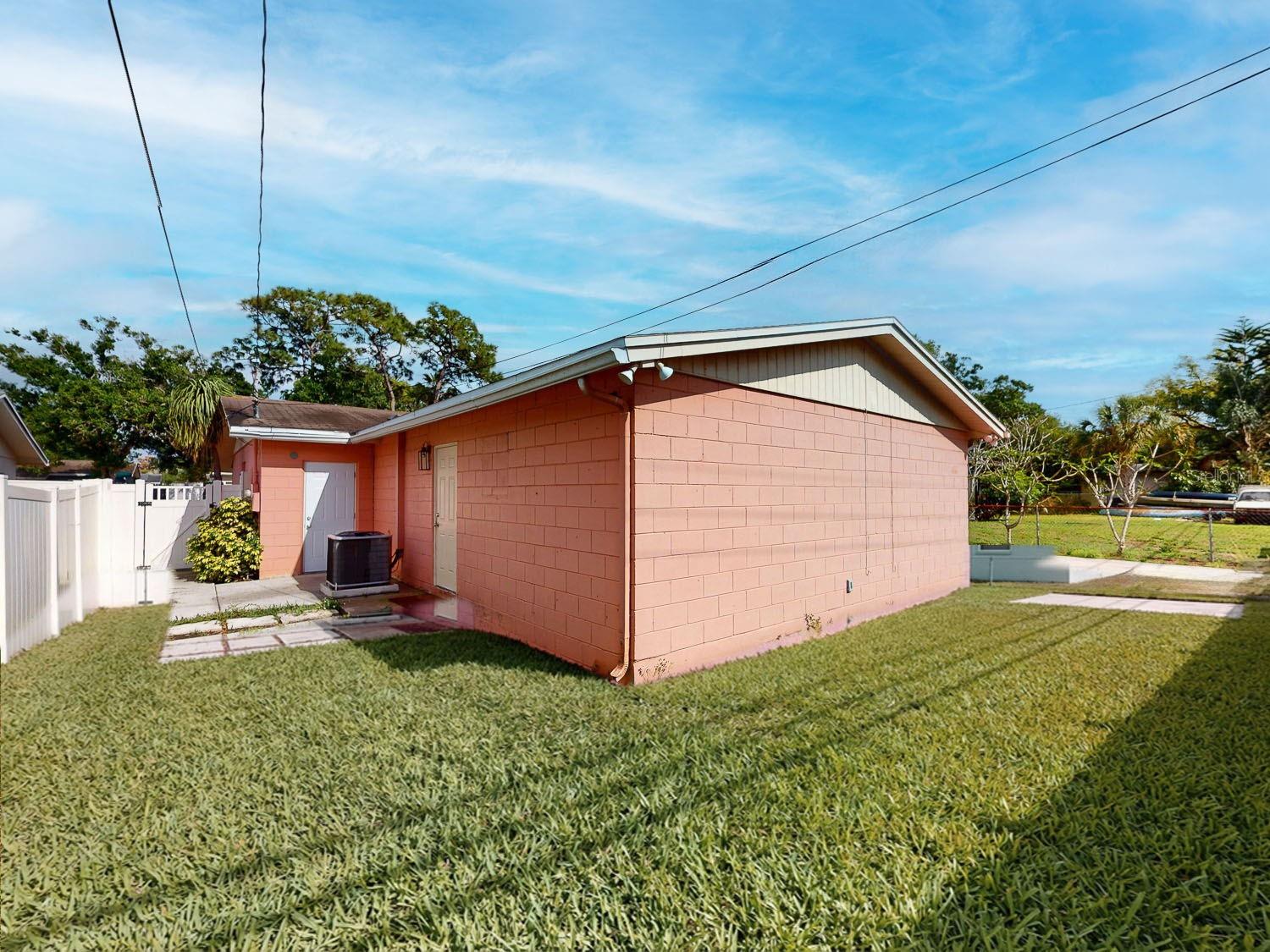 Image 5 of 81 For 6642 27th Street N