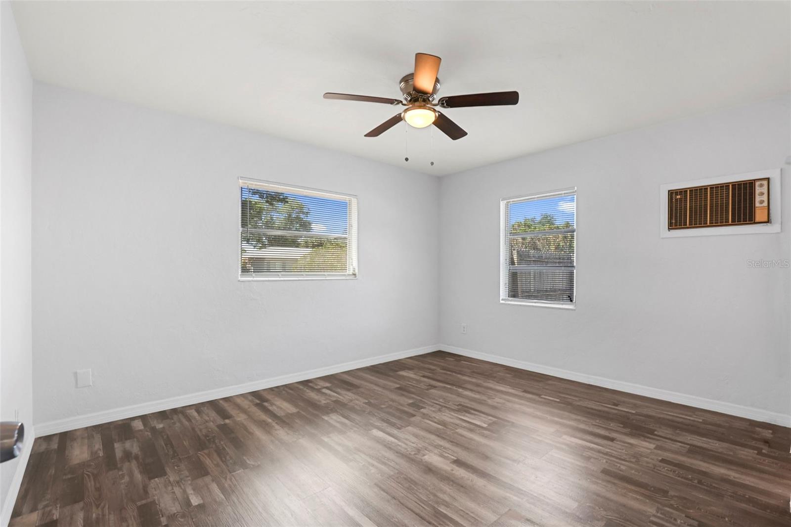 Image 16 of 44 For 1700 63rd Street N