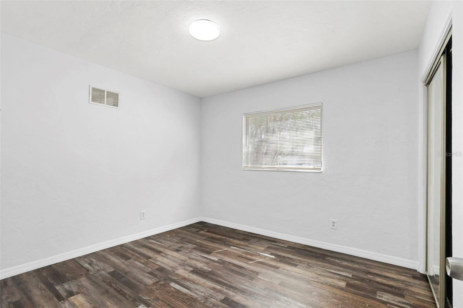 Image 22 of 44 For 1700 63rd Street N