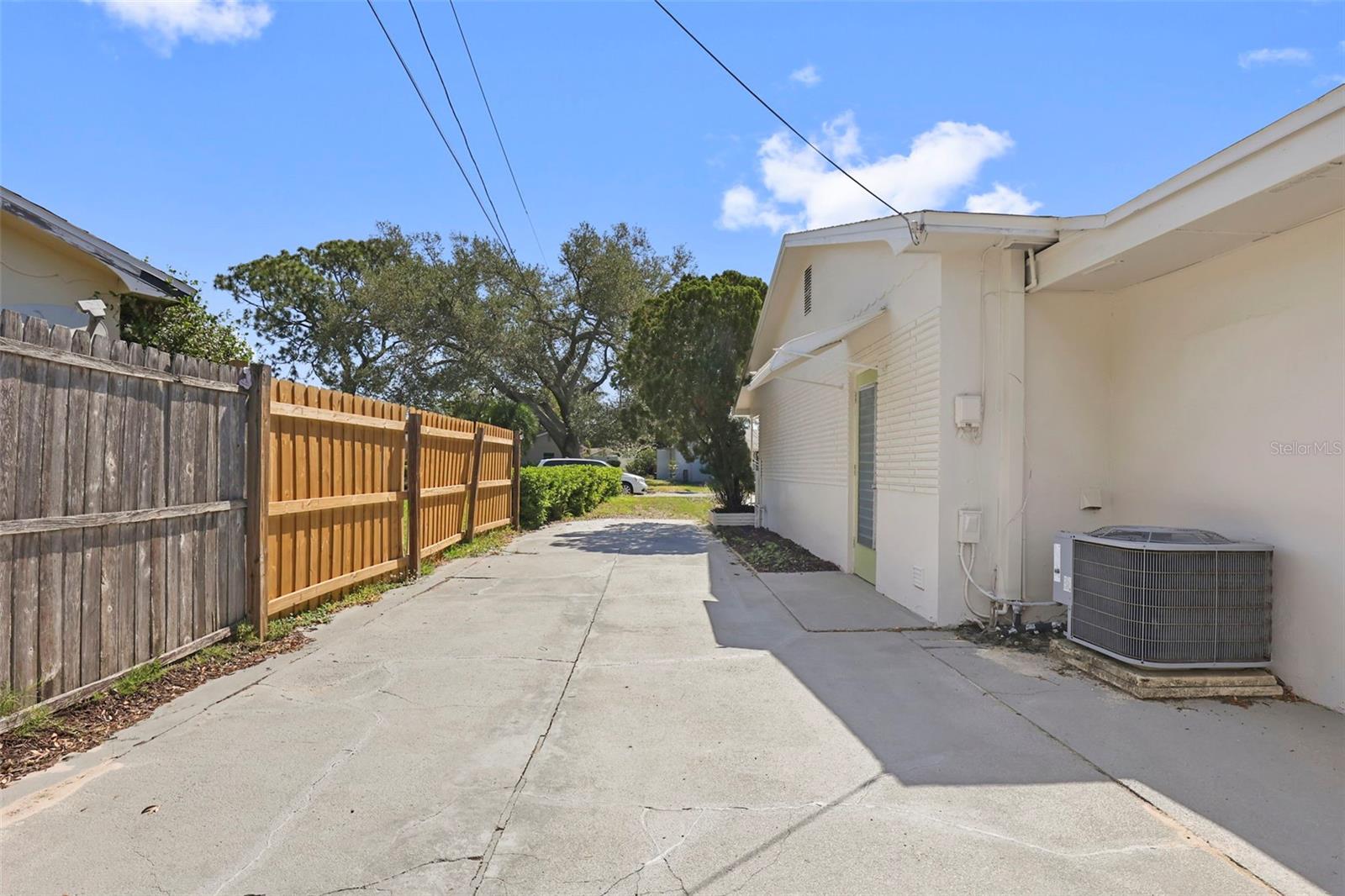 Image 29 of 44 For 1700 63rd Street N