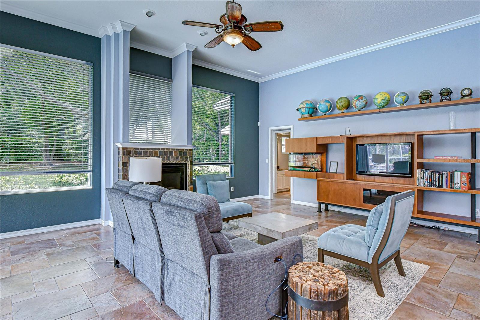 Image 10 of 41 For 5201 Laurel Pointe Drive