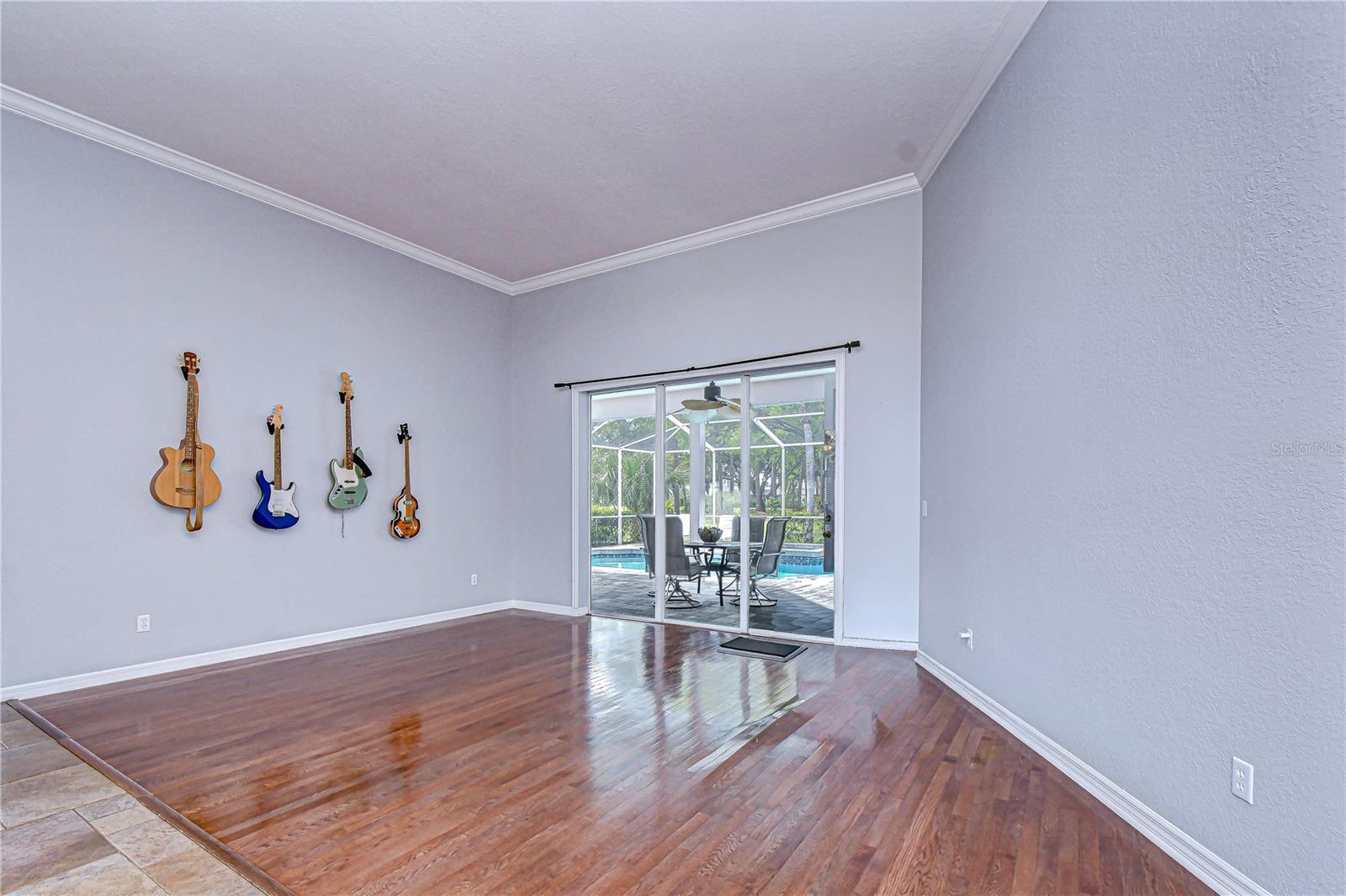 Image 14 of 41 For 5201 Laurel Pointe Drive