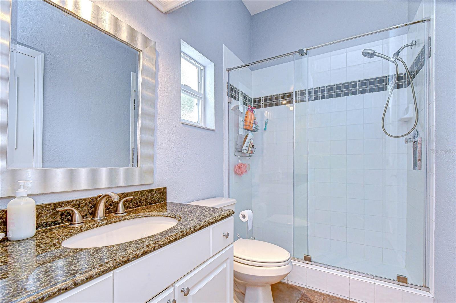 Image 21 of 41 For 5201 Laurel Pointe Drive