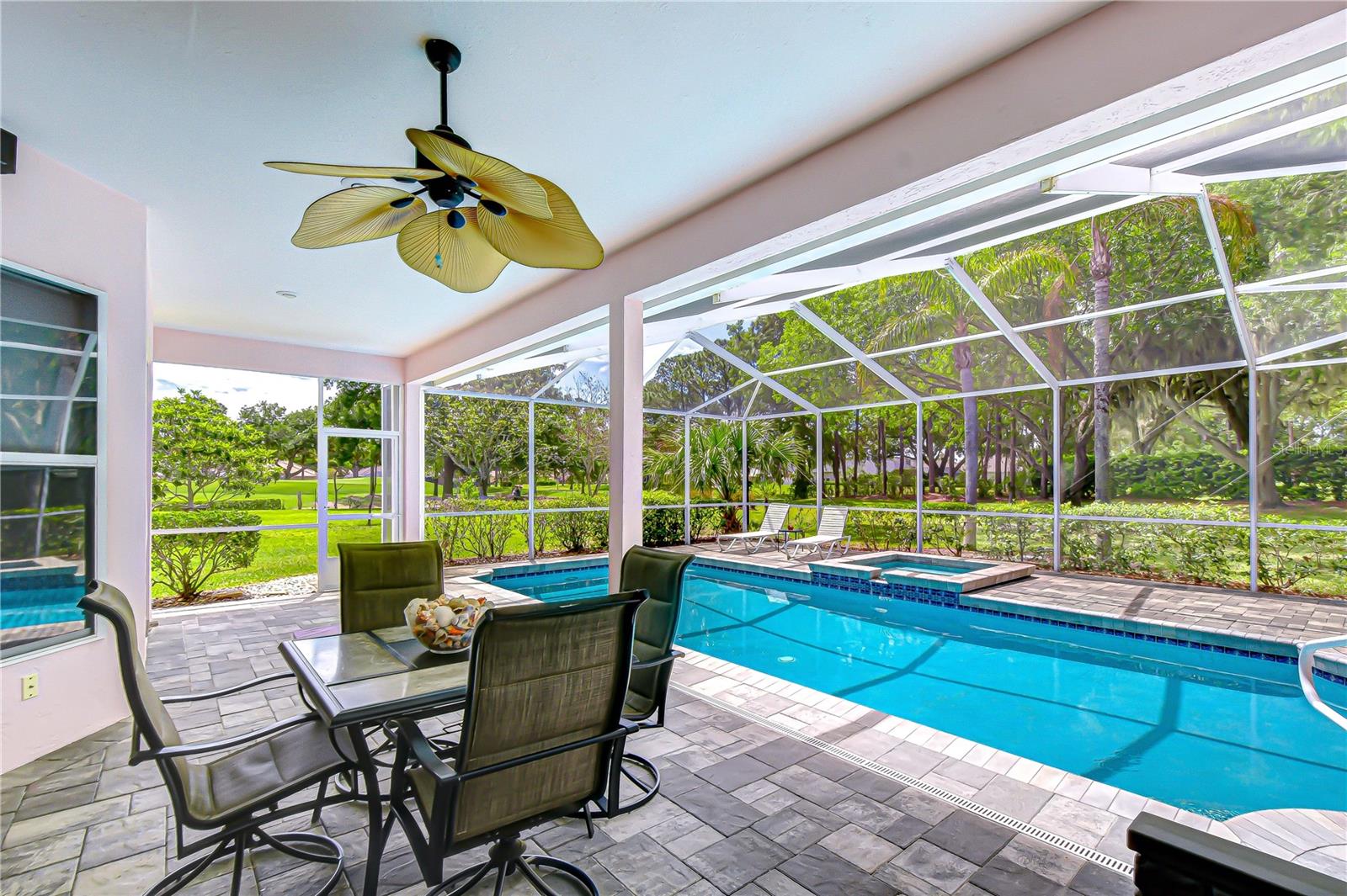 Image 26 of 41 For 5201 Laurel Pointe Drive