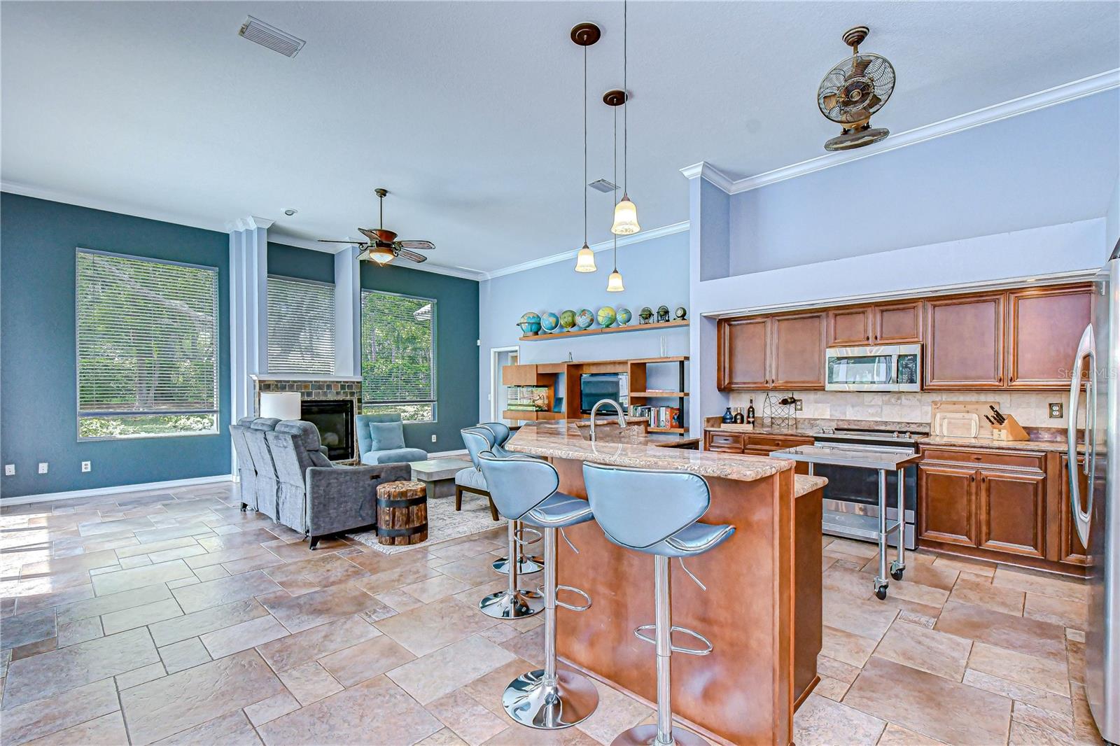 Image 6 of 41 For 5201 Laurel Pointe Drive