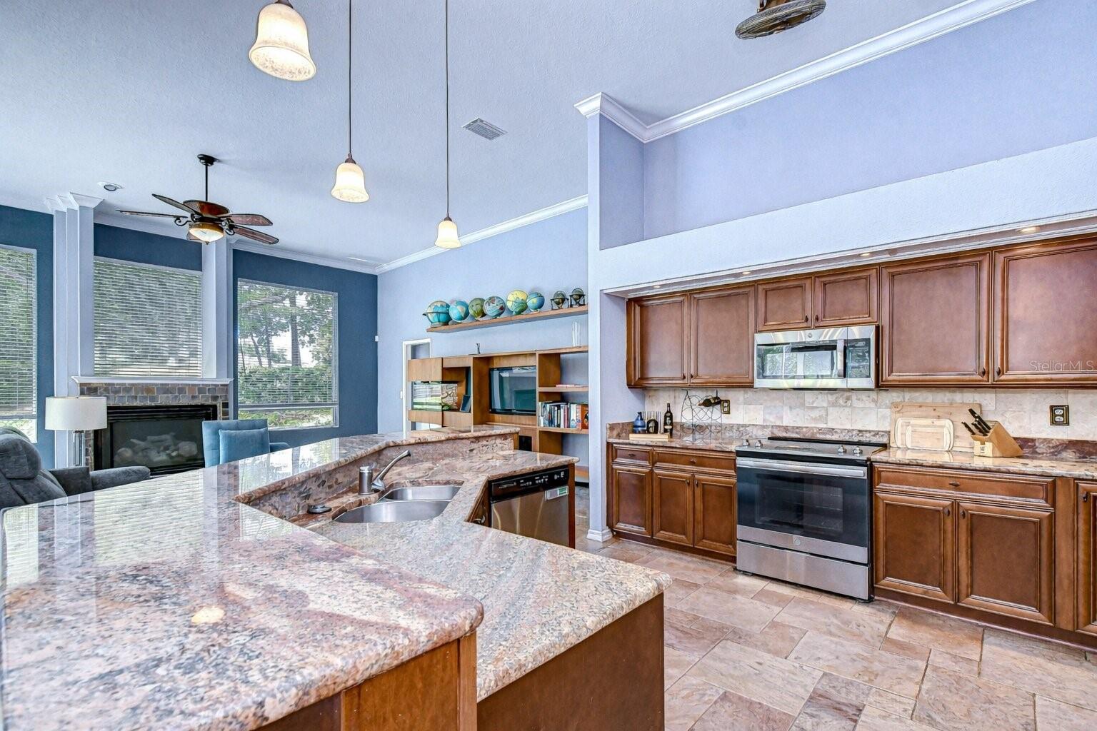 Image 7 of 41 For 5201 Laurel Pointe Drive