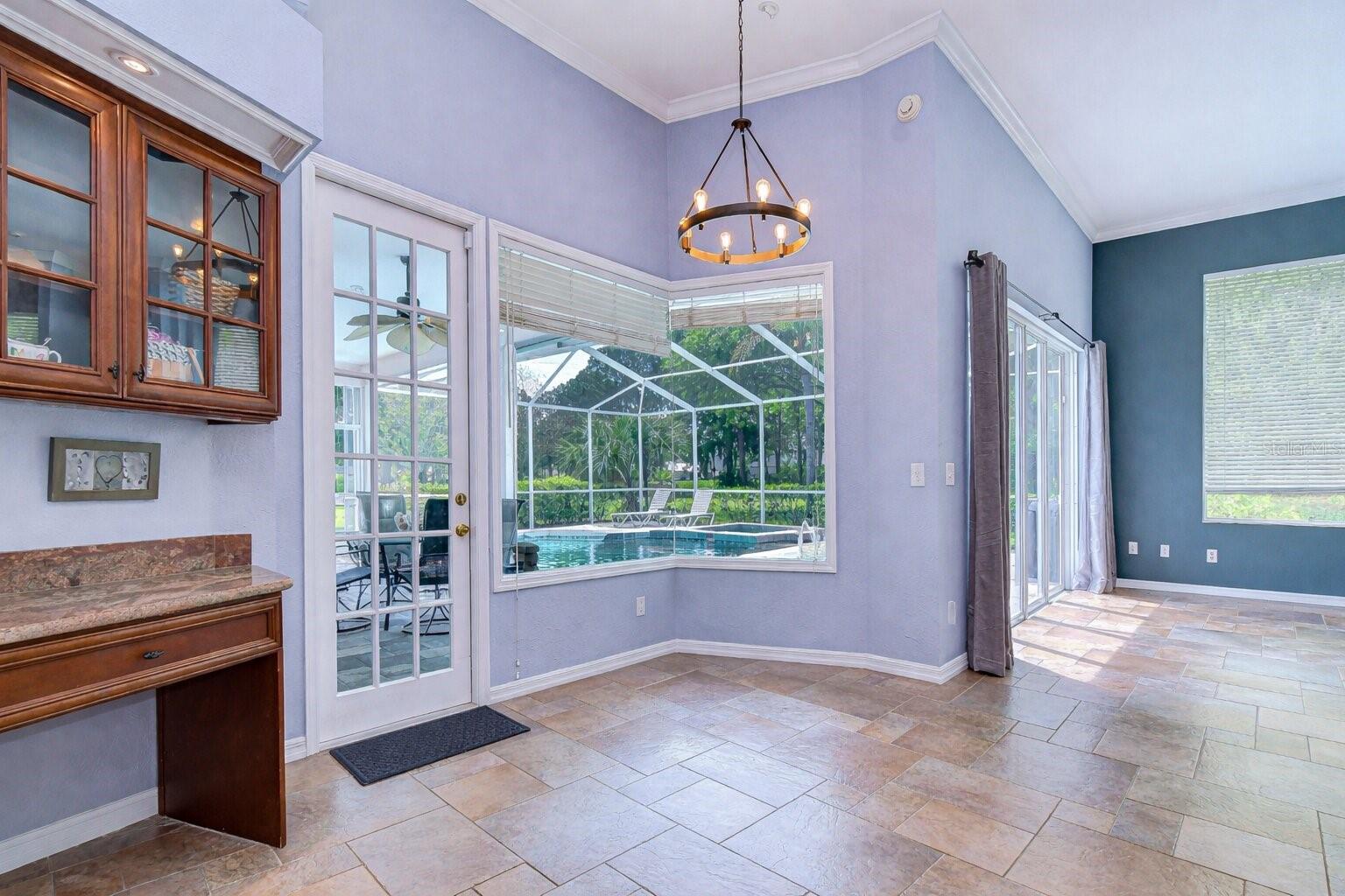 Image 8 of 41 For 5201 Laurel Pointe Drive