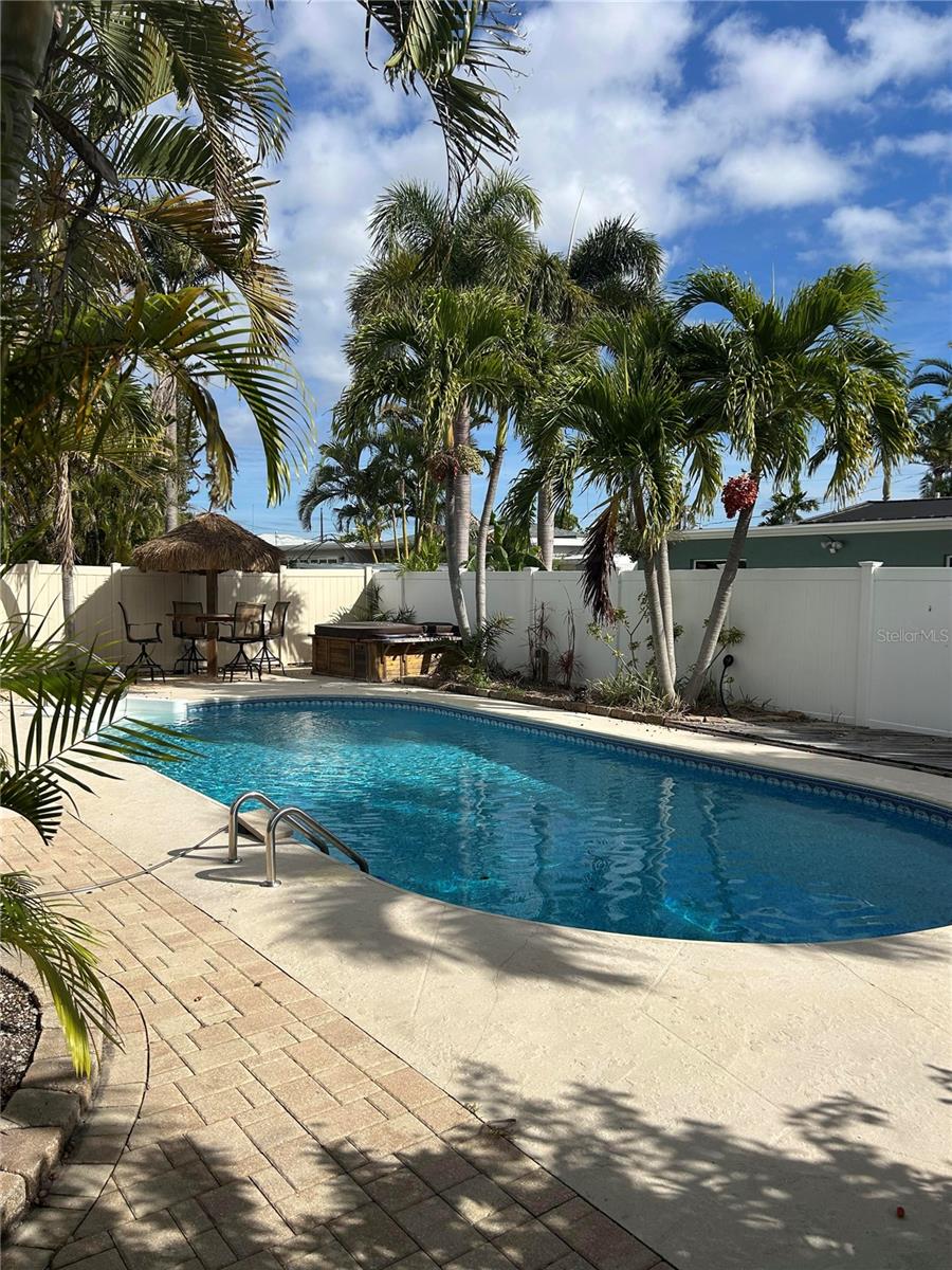 Image 21 of 29 For 717 Sunset Cove