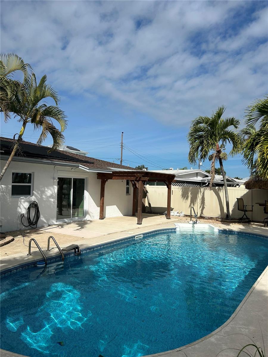 Image 3 of 29 For 717 Sunset Cove